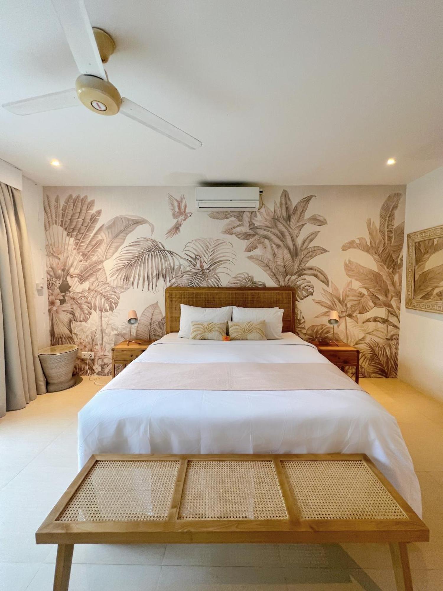 Villa Saffira, Seminyak - Pool, Garden, Rooftop - Walk To Beach And Cafes! Экстерьер фото